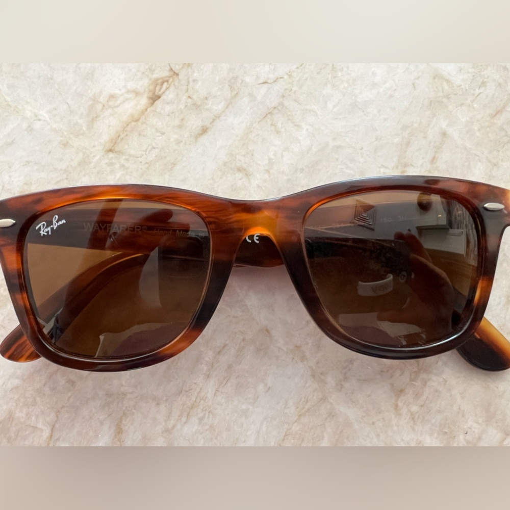 Ray-Ban Wayfarer Sunglasses - Tortoise
